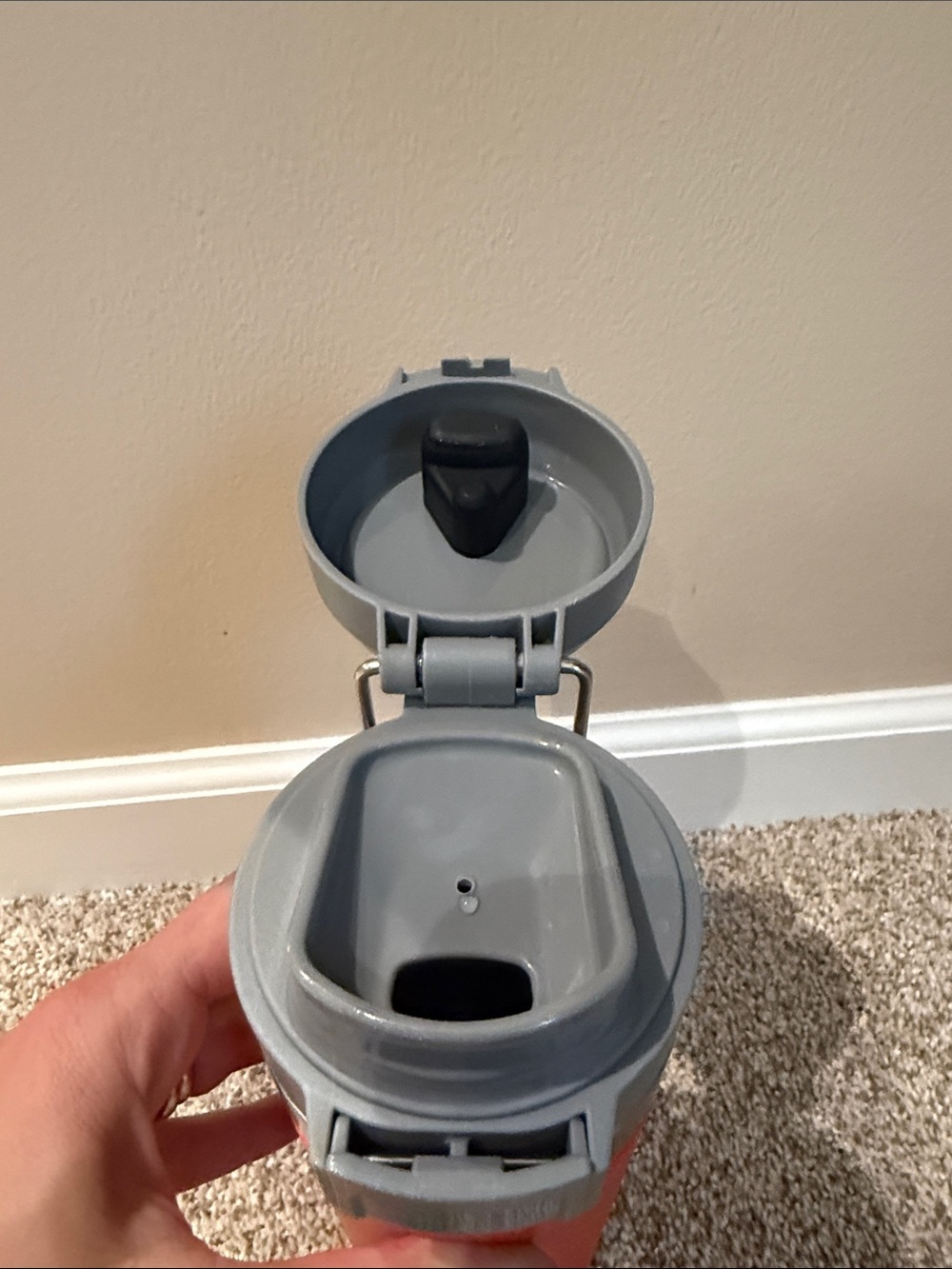 Stanley Quick Flip Go Water Bottle - Picture 4 of 7